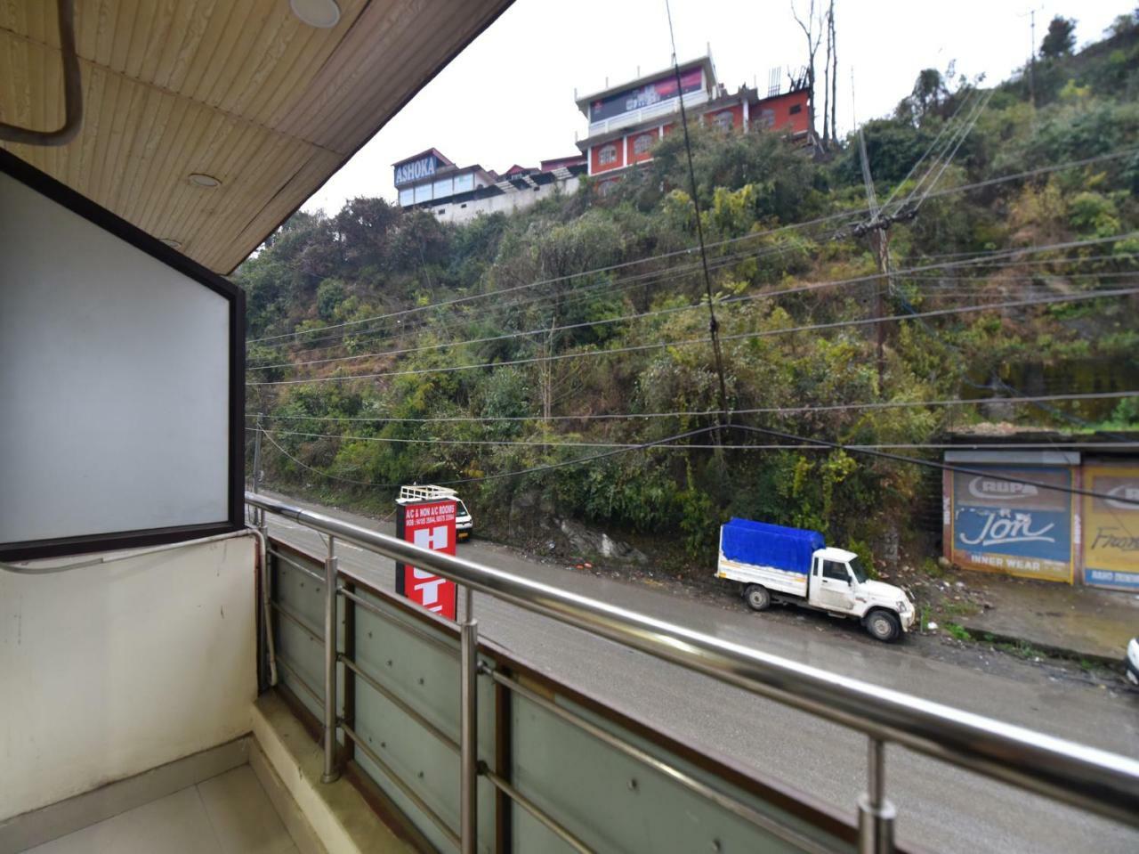 Oyo 28027 Hotel Dhruv Mandi Exterior foto