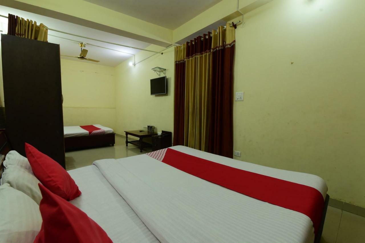 Oyo 28027 Hotel Dhruv Mandi Exterior foto