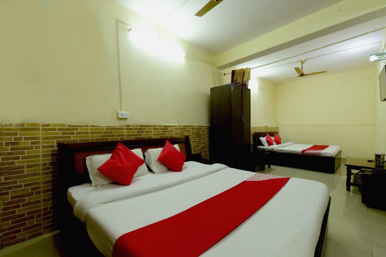 Oyo 28027 Hotel Dhruv Mandi Exterior foto